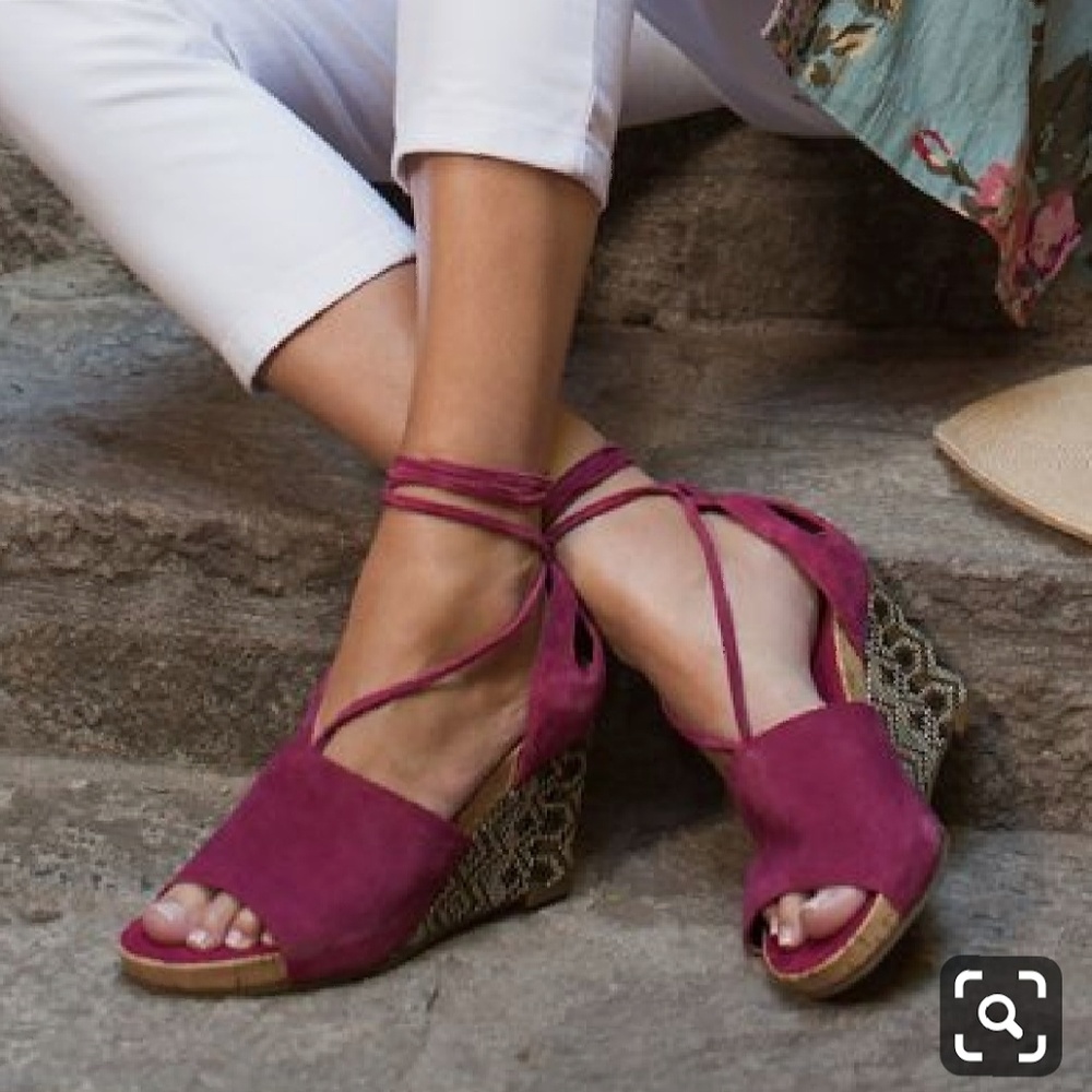 Aerosoles Spring Plush Suede Wedge Shoe